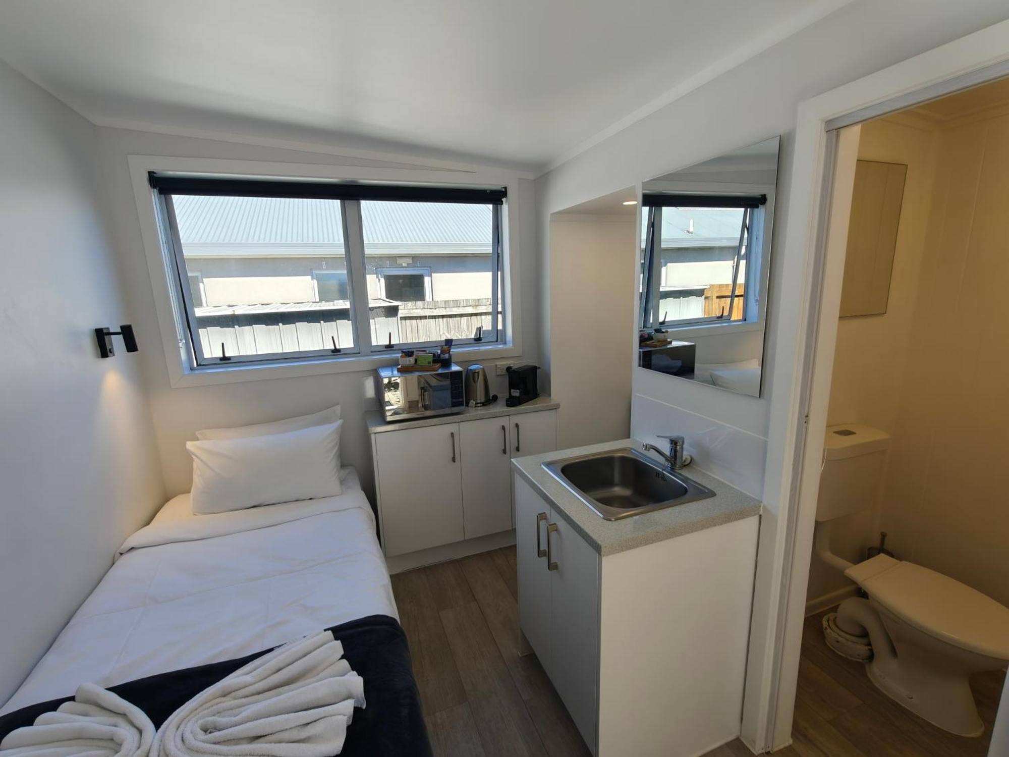 تاورانجا Roselands Motel المظهر الخارجي الصورة