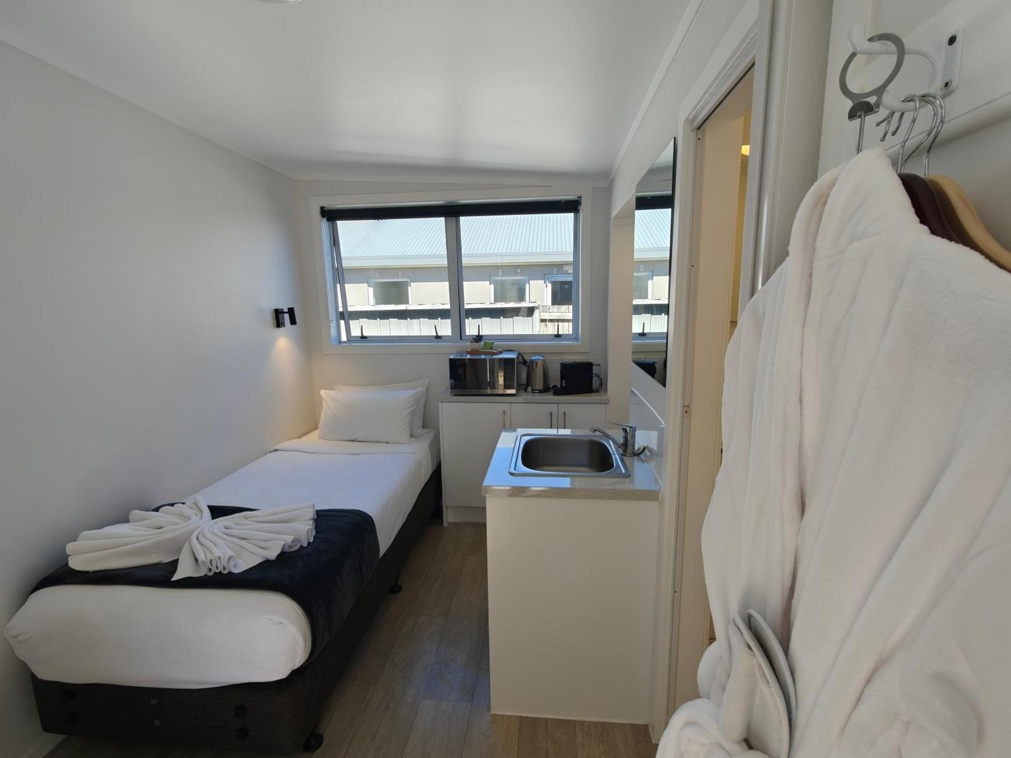 تاورانجا Roselands Motel المظهر الخارجي الصورة