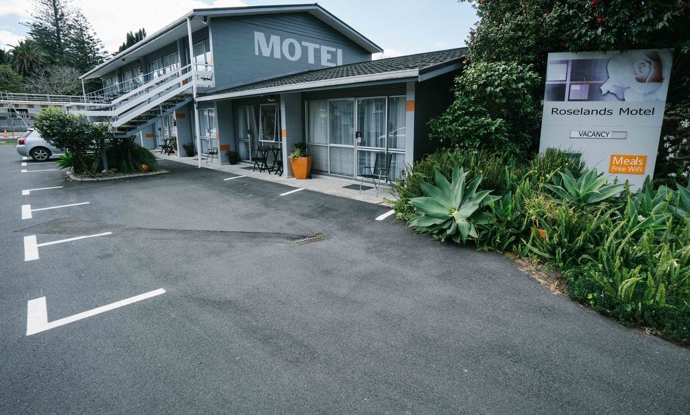 تاورانجا Roselands Motel المظهر الخارجي الصورة