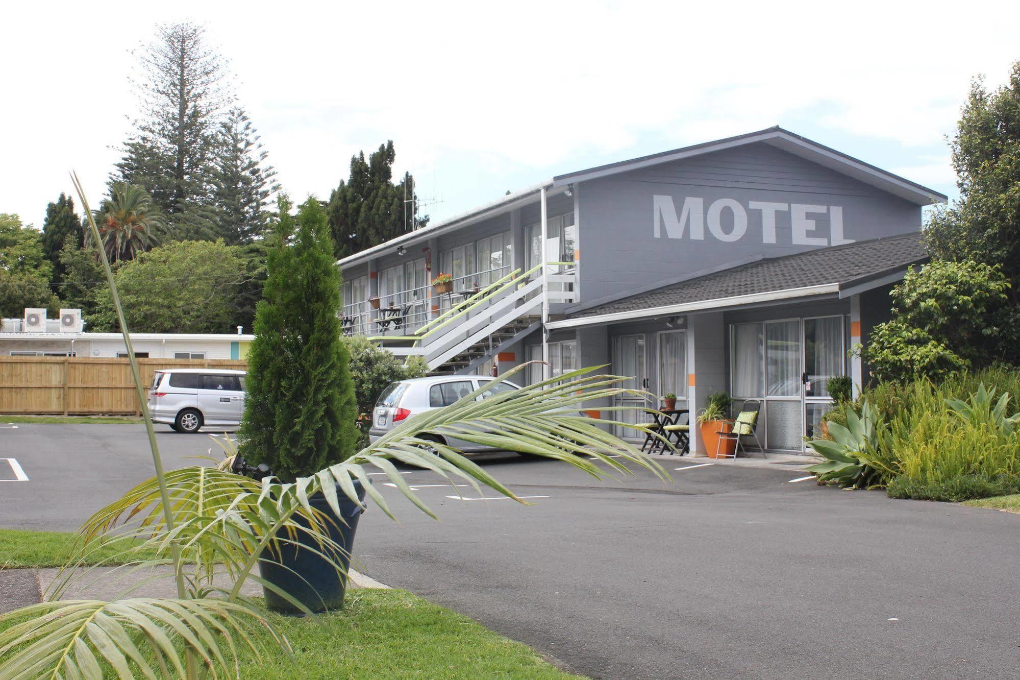 تاورانجا Roselands Motel المظهر الخارجي الصورة