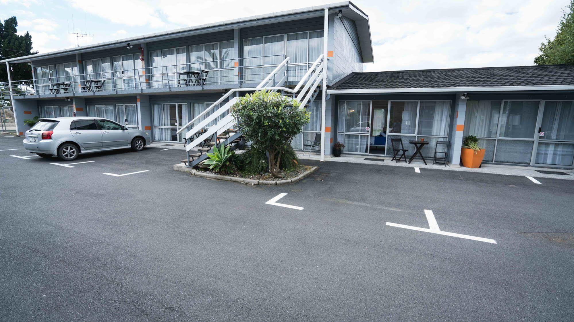 تاورانجا Roselands Motel المظهر الخارجي الصورة